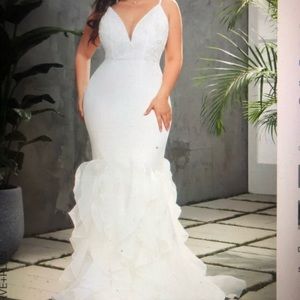 White wedding dress size 1xl new with tags